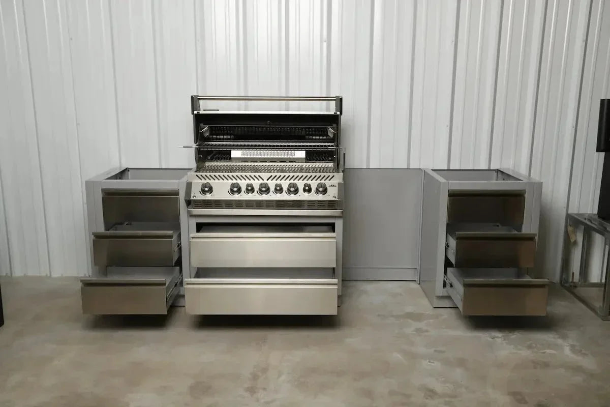Local Special, Napoleon Oasis Display with BIPRO665RBNSS-3, Natural Gas Grill