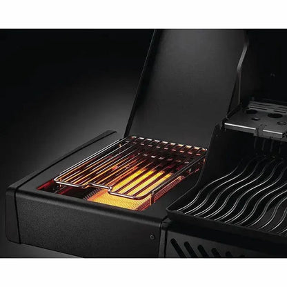 Napoleon Grills Phantom Rogue 425 RSIB Gas BBQ Grill