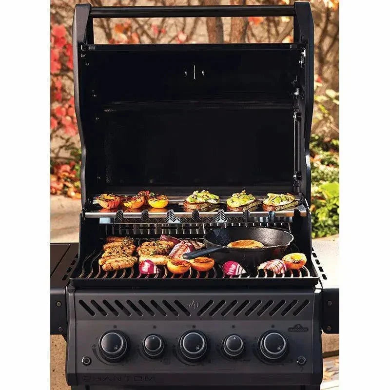 Napoleon Grills Phantom Rogue 425 RSIB Gas BBQ Grill