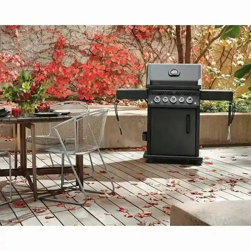 Napoleon Grills Phantom Rogue 425 RSIB Gas BBQ Grill